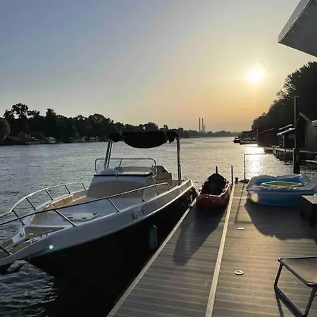 Buena Vista- Floating House Sava River *