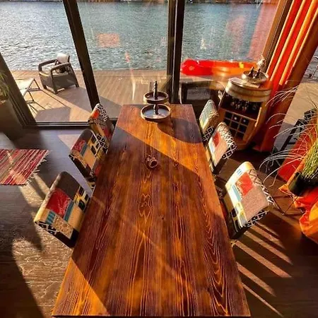 Villa Buena Vista- Floating House Sava River