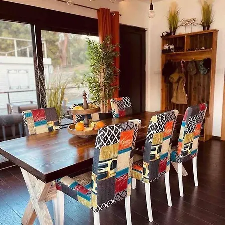 Buena Vista- Floating House Sava River * Belgrado