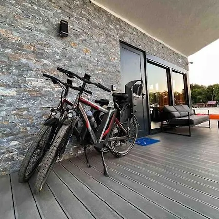 Villa Buena Vista- Floating House Sava River Belgrad