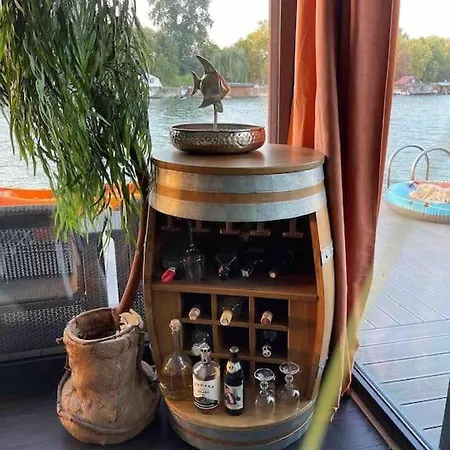 别墅 Buena Vista- Floating House Sava River