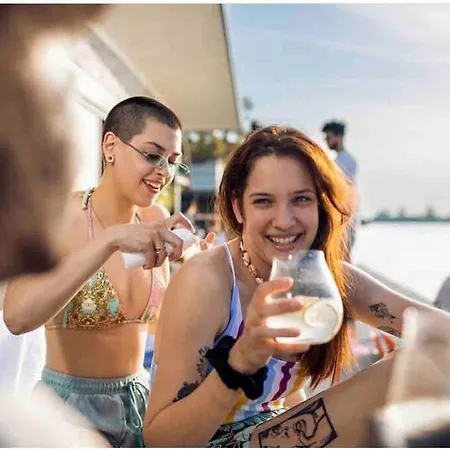 Buena Vista- Floating House Sava River * Belgrad