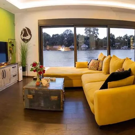 Buena Vista- Floating House Sava River