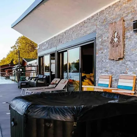 Villa Buena Vista- Floating House Sava River *